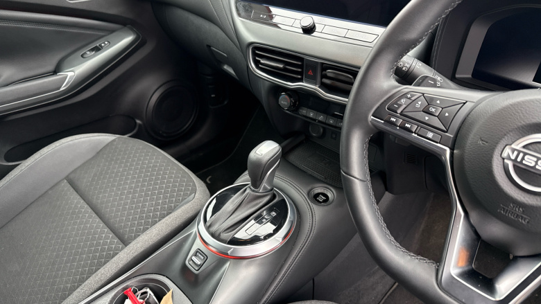 Nissan Juke 1.0 DiG-T N-Connecta 5dr DCT Petrol Hatchback